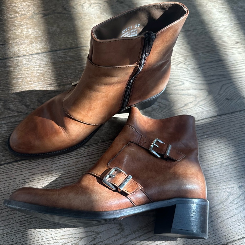 Pertini’s Brown leather stacked heel Women’s 38 Ankle Buckle Bootie